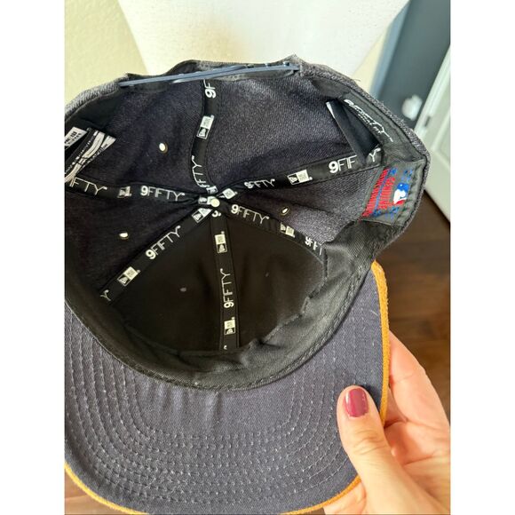 RARE New Era 59Fifty Houston Astros Gold Metal Badge One Size Hat - Picture 6 of 6